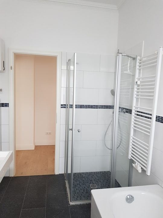 06 Bad Dusche