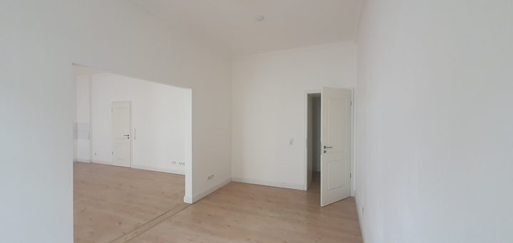 04 Zimmer am Durchgang