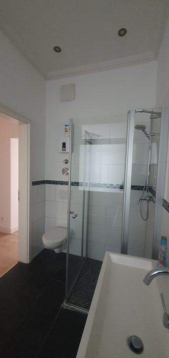 09 Bad Dusche